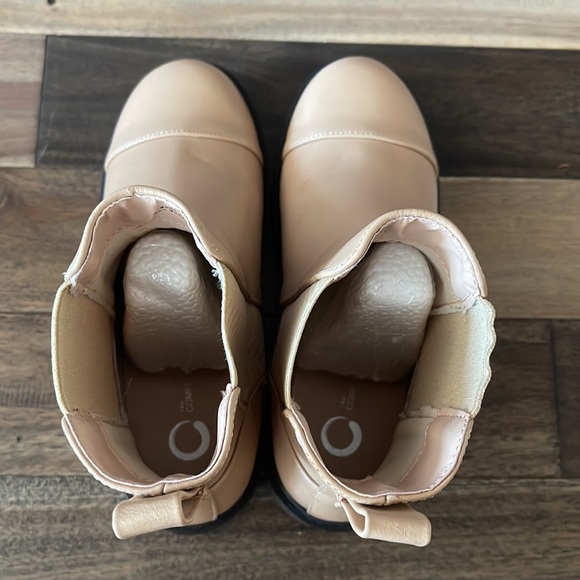 Journee Boot - Picture 6 of 7